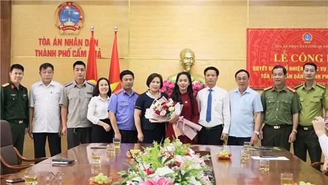 Trao E2 bet đăng nhập Bổ nhiệm Phó Chánh án Tòa án nhân dân thành phố E2BET là nhà cái trực tuyến uy tín