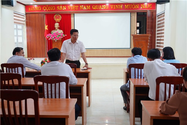 Đoàn công tác của Hội Nông dân tỉnh làm việc tại xã Dương Huy