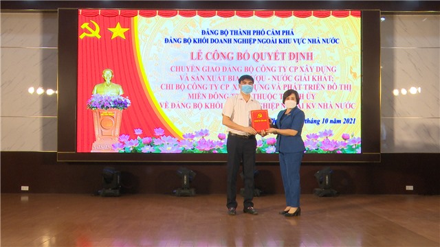 Công bố quyết định chuyển giao, tiếp nhận và thành lập 02 chi bộ về Nhà cái E2bet.com Đá gà trực tiếp Thomo #1 khối E2bet green hồ chí minh ngoài khu vực nhà nước