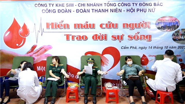 Công ty Khe Sim – Chi nhánh Tổng công ty Đông Bắc hiến máu nhân đạo
