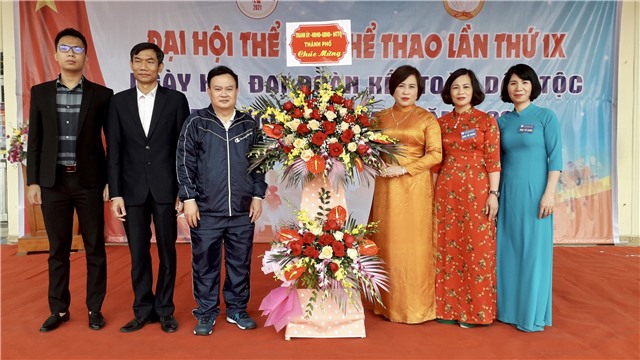 Phó Bí thư Thường trực Thành uỷ dự Đại hội thể dục thể thao và ngày hội đại đoàn kết toàn dân tộc phường Cẩm Sơn năm 2021