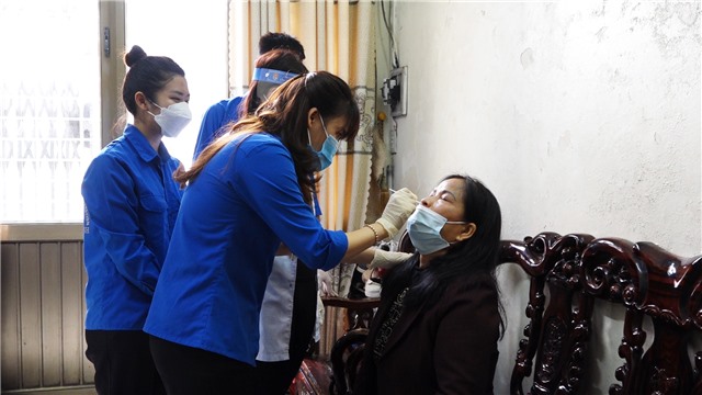 Đoàn thanh niên phường Cẩm Tây thành lập đội thanh niên tình nguyện hỗ trợ Test nhanh Covid – 19