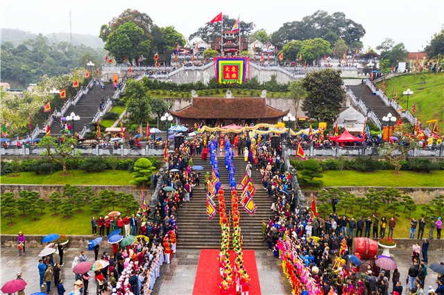 Đền cửa ông
