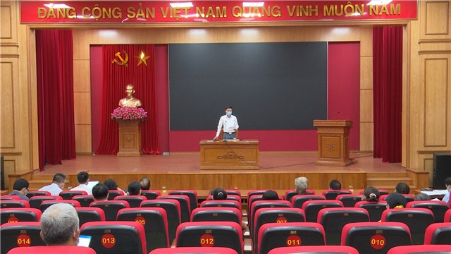 UBND thành phố: Đối thoại thực hiện thu hồi đất tại phường Cẩm Sơn.