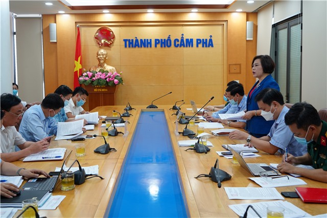 Đoàn công tác của Thành ủy làm việc với UBND thành phố