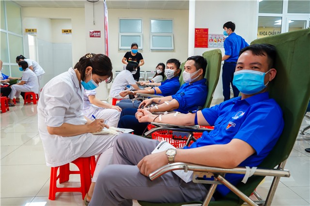 Công ty E2betvip tỷ lệ kèo hấp dẫn tổ chức hiến máu tình nguyện, chung tay chống dịch COVID-19