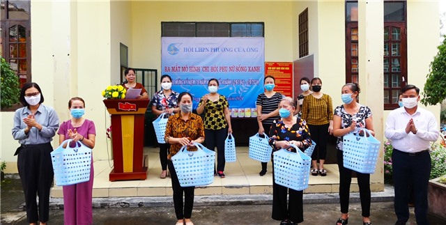 Hội phụ nữ thành phố ra quân VSMT và ra mắt mô hình Chi hội phụ nữ sống xanh chào mừng Quốc khánh 2 – 9