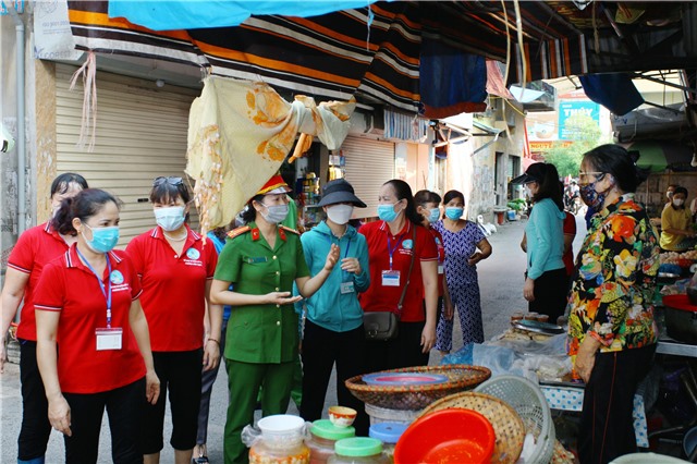 Cẩm Thạch: ra mắt mô hình điểm “Chợ Cẩm Thạch văn minh, thân thiện, an toàn và bảo đảm công tác phòng chống dịch covid-19”
