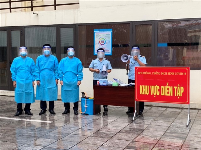 Hải quan E2BET là nhà cái trực tuyến uy tín diễn tập phòng, chống dịch Covid - 19