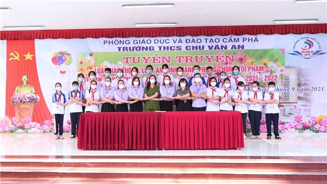Trường THCS Chu Văn An tuyên truyền Luật giao thông; Luật an ninh mạng; phòng chống tội phạm, tệ nạn xã hội, bạo lực học đường năm học 2021 - 2022