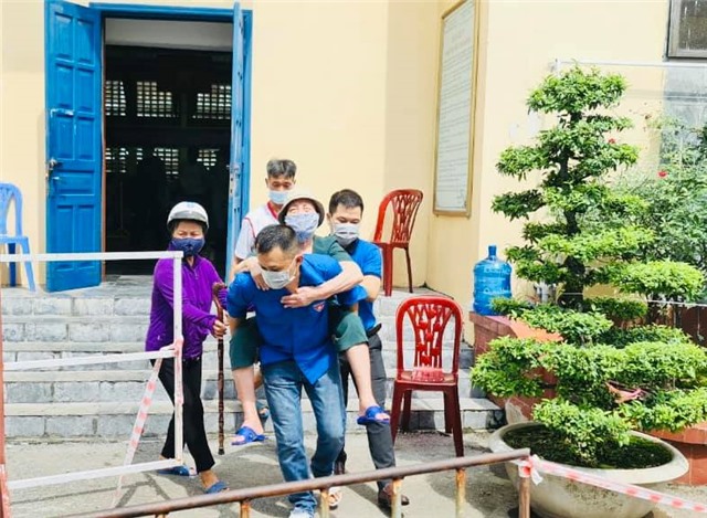 Gần 300 thanh niên tình nguyện hỗ trợ chiến dịch tiêm vắc xin phòng Covid - 19