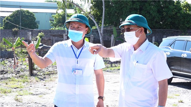Phó Chủ tịch UBND thành phố Phạm Văn Kính kiểm tra quản lý, sử dụng đất và E2 bet đá gà công tại các E2 bet đá gà