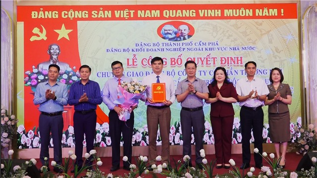 Chuyển giao Tổ chức Đảng và Đảng viên trực thuộc Nhà cái E2bet.com Đá gà trực tiếp Thomo #1 Thành phố về Nhà cái E2bet.com Đá gà trực tiếp Thomo #1 Khối E2betVip3 - Hội Tụ Đẳng Cấp, Chinh Phục Mọi Kèo ngoài khu vực Nhà nước