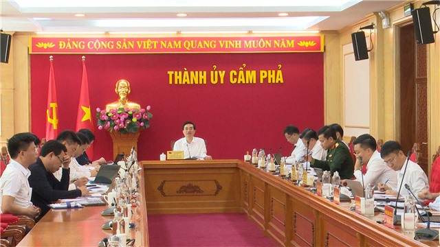Ban Thường vụ Thành ủy họp nghe và cho ý kiến một số nội dung công việc