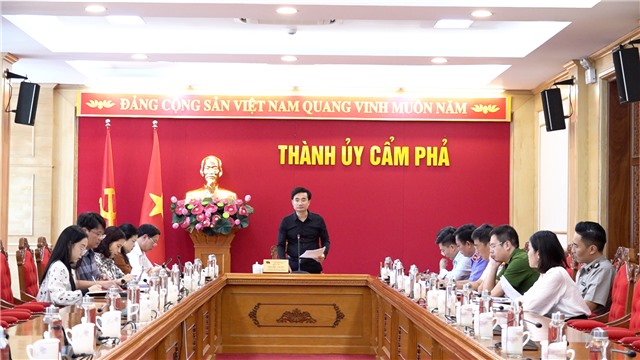 Thường trực HĐND thành phố họp nghe và cho ý kiến về một số nội dung