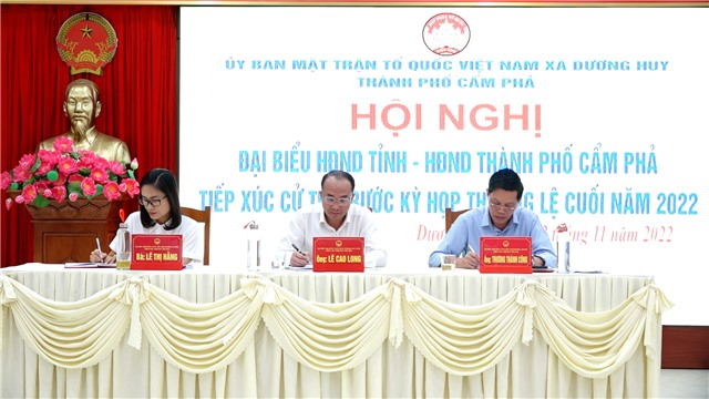 ĐẠI BIỂU HĐND TỈNH VÀ THÀNH PHỐ TIẾP XÚC CỬ TRI XÃ DƯƠNG HUY