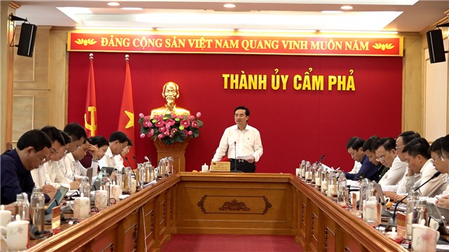 Ban Thường vụ Thành ủy họp nghe và cho ý kiến một số nội dung quan trọng