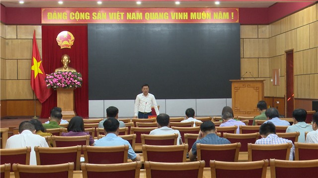 UBND thành phố đối thoại gia đình ông Ngô Đức Long, trú tại tổ 81, khu 7A, phường Cẩm Phú.