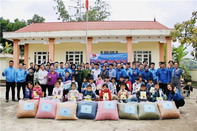 Tuổi trẻ Cẩm Thịnh: Ấm tình mùa đông năm 2022