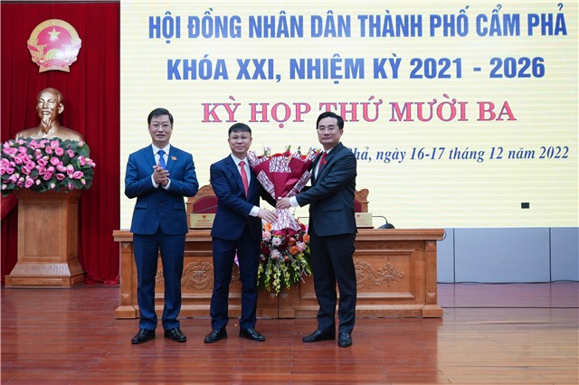 Bế mạc kỳ họp thứ 13, HĐND thành phố E2BET là nhà cái trực tuyến uy tín khóa 21.