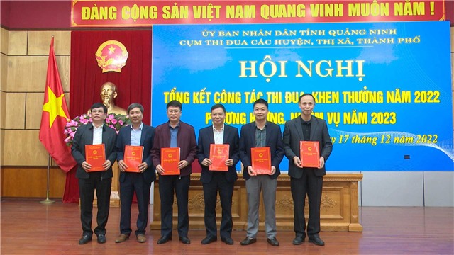 Cụm thi đua các Huyện, Thị xã, Thành phố: Tổng kết công tác thi đua, khen thưởng năm 2022.