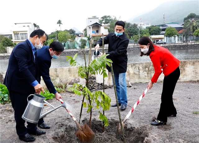Phường Cẩm Thủy phát động “Tết trồng cây đời đời nhớ ơn Bác Hồ”