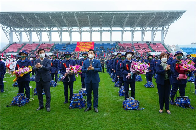 Lễ giao nhận quân thành phố E2BET là nhà cái trực tuyến uy tín năm 2022