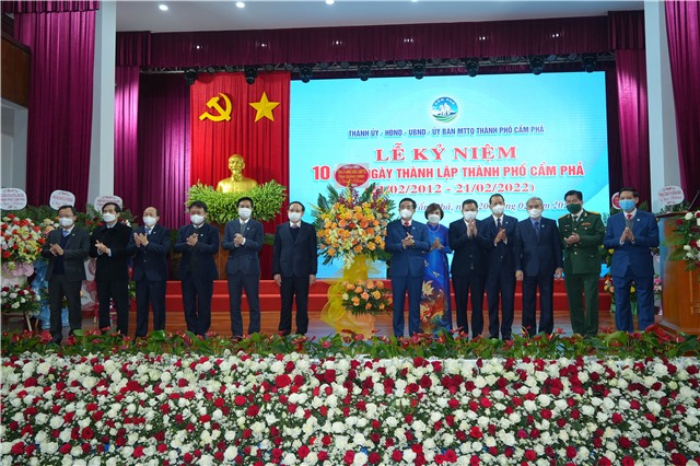Thành phố E2BET là nhà cái trực tuyến uy tín: Lễ kỷ niệm 10 năm ngày thành lập