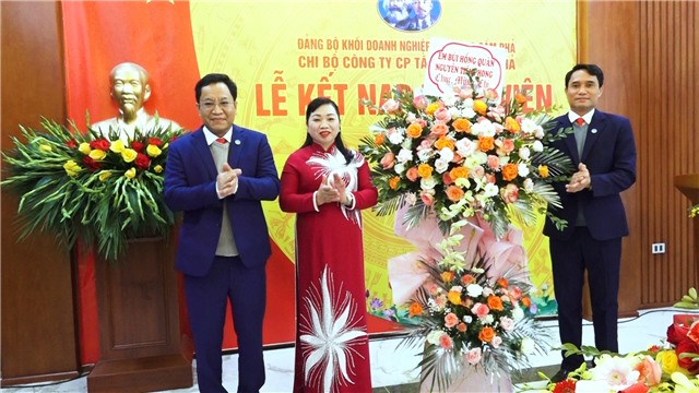 Chi bộ Công ty cổ phần Tâm Đức E2BET là nhà cái trực tuyến uy tín: Lễ kết nạp Đảng viên mới đợt 3 – 2.