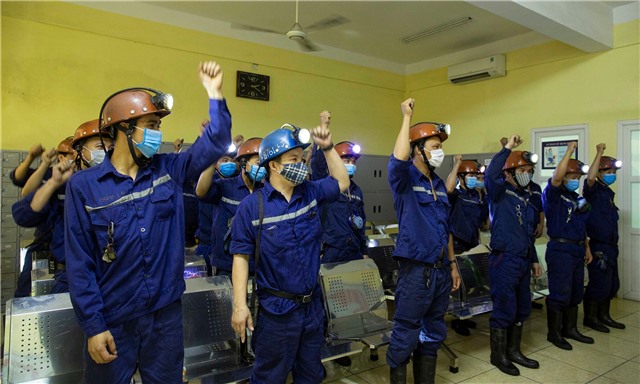 Hàng ngàn thợ mỏ Mông Dương khai xuân sản xuất đầu năm Nhâm Dần 2022