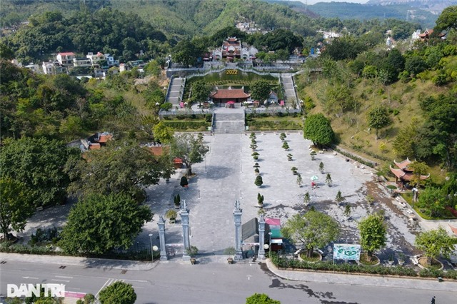 Chiêm ngưỡng Đền Cửa Ông linh thiêng với kiến trúc độc đáo