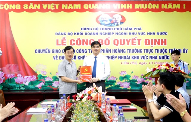 Nhà cái E2bet.com Đá gà trực tiếp Thomo #1 khối E2bet green hồ chí minh ngoài khu vực nhà nước công bố quyết định chuyển giao Chi bộ