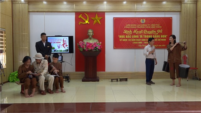 Trường THCS Cẩm Thịnh: Sinh hoạt chuyên đề “học Bác lòng ta trong sáng hơn”.