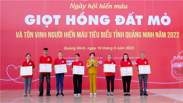 Hành trình đỏ “Giọt máu hồng đất mỏ” năm 2022: tiếp nhận trên 800 đơn vị máu