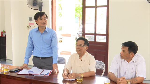 Đồng chí Bí thư Thành uỷ dự sinh hoạt chi bộ thôn 2, Đảng uỷ xã Cẩm Hải