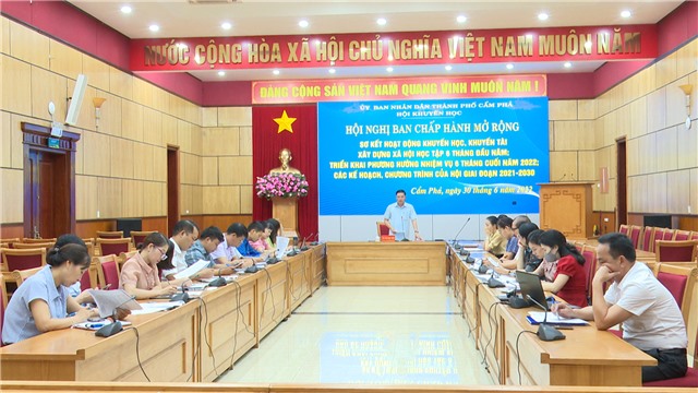 Hội Khuyến học Thành phố: Sơ kết hoạt động khuyến học, khuyến tài, xây dựng xã hội học tập.