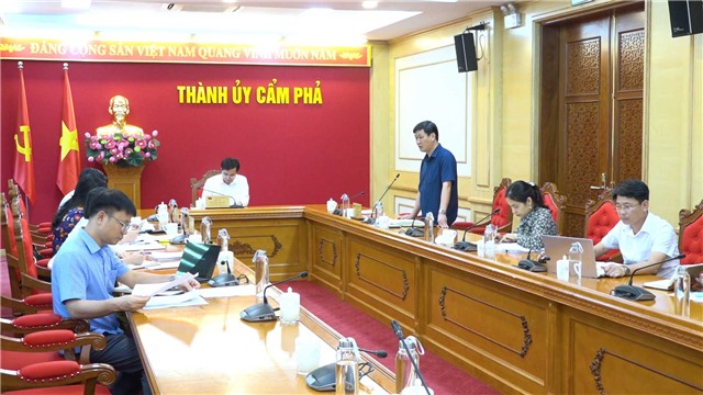 Giao ban Thường trực Hội đồng nhân dân thành phố