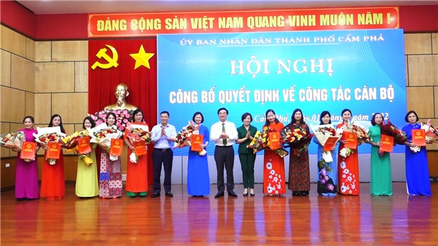 Công bố  E2 bet đăng nhập điều động, bổ nhiệm cán bộ quản lý Trường Mầm non, Tiểu học công lập
