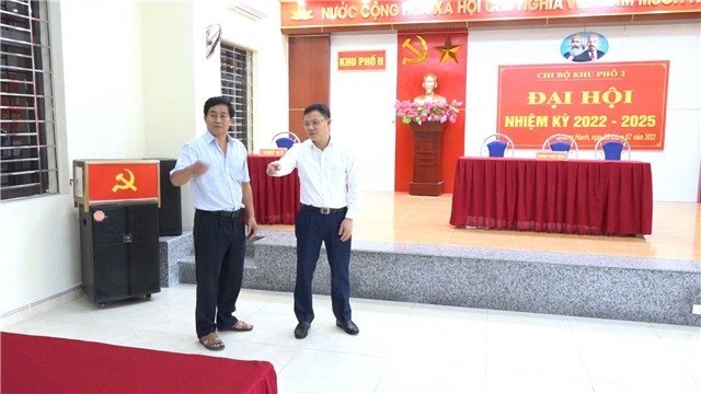 Chủ tịch UBND thành phố kiểm tra công tác tổ chức Đại hội Chi bộ tại phường Quang Hanh