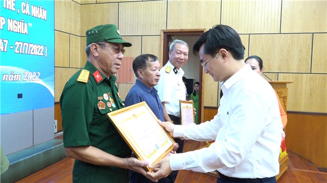 Gặp mặt, biểu dương người có công tiêu biểu nhân kỷ niệm 75 năm ngày Thương binh - Liệt sĩ