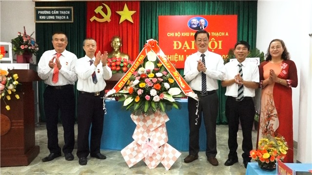 Đồng chí Trần Hoàng Hải - Ủy viên BTV Thành ủy, Phó Chủ tịch Thường trực HĐND thành phố dự Đại hội Chi bộ Long Thạch A nhiệm kỳ 2022 - 2025