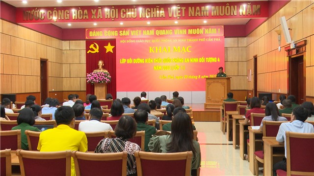 Khai mạc lớp bồi dưỡng kiến thức quốc phòng - an ninh đối tượng 4 năm 2022.