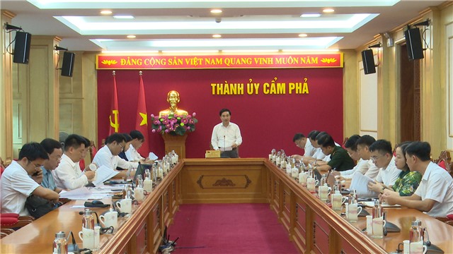 Ban Thường vụ Thành ủy họp nghe và ý kiến một số nội dung công việc
