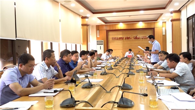 Họp triển khai phương án cưỡng chế di dời tổ chức, cá nhân nuôi trồng hải sản trái phép