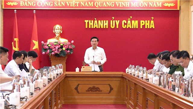 Ban Thường vụ Thành ủy họp nghe và cho ý kiến một số nội dung quan trọng