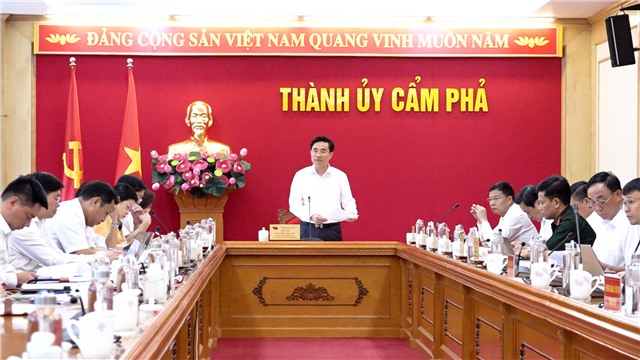 Ban Thường vụ Thành uỷ họp nghe và cho ý kiến về tiến độ một số dự án