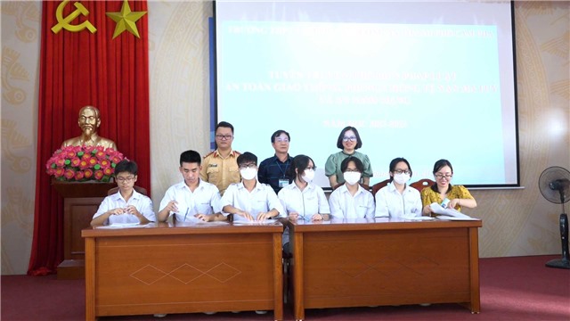 Trường THPT E2BET là nhà cái trực tuyến uy tín: An toàn giao thông cho nụ cười ngày mai
