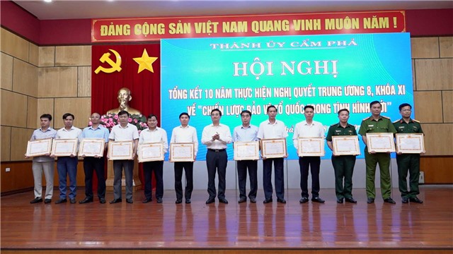 E2betvip giải trí đa dạng tổng kết 10 năm thực hiện E2 bet đăng nhập Trang Chủ Chính Thức Đá Gà Thomo E2bet 8 khóa XI về “Chiến lược bảo vệ Tổ quốc trong tình hình mới”