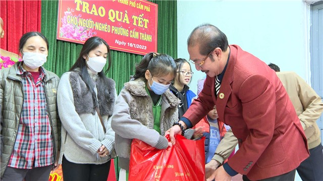 Trên 1.100 suất quà được Hiệp hội E2betVip3 - Hội Tụ Đẳng Cấp, Chinh Phục Mọi Kèo Link Nhà Cái E2Bet Chính Thức tại Việt Nam trao tặng dịp Tết Nguyên đán Quý Mão 2023