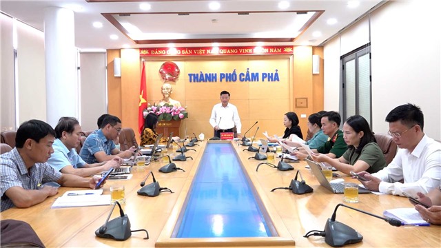 Họp thống nhất phương án cưỡng chế thu hồi đất thực hiện Dự án tuyến đường nối Vũng Đục, phường Cẩm Đông đến phường Cẩm Sơn